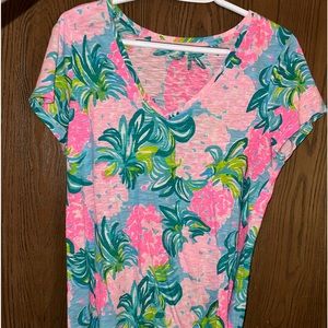 Lilly Pulitzer t shirt